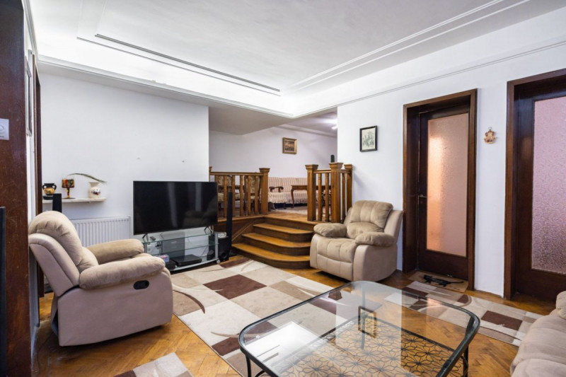 Apartament Exclusivist 6 camere Intr. Armasului langa Parcurile Icoanei & Ioanid