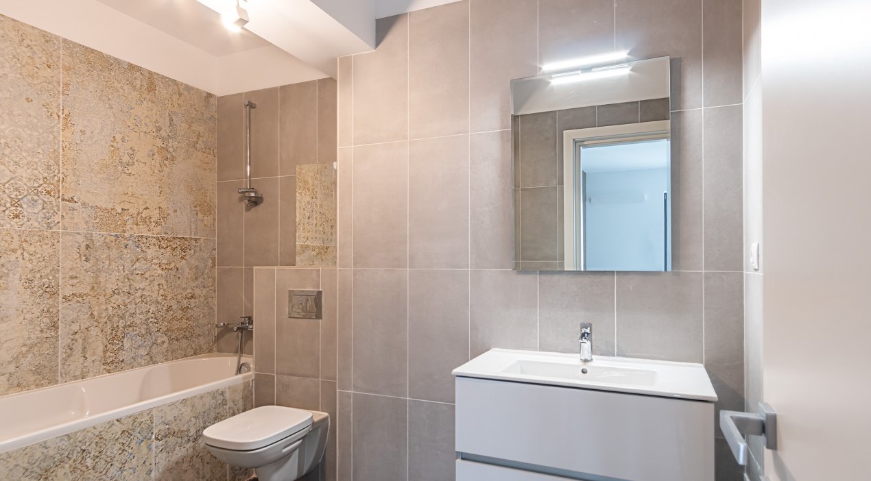 Apartament modern langa lac