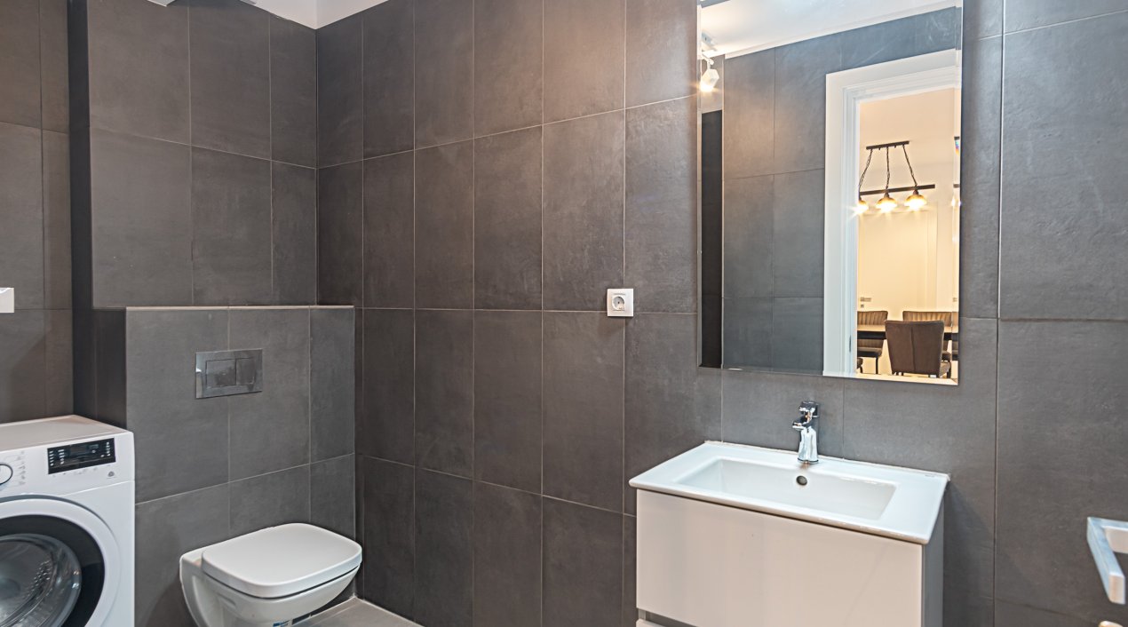 Apartament modern langa lac