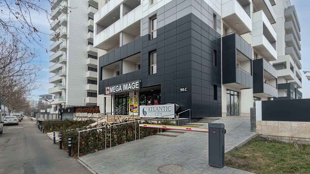 Apartament modern langa lac