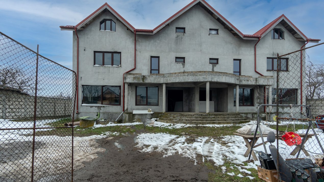 Vila Duplex spatioasa si bine compartimentata in Glina