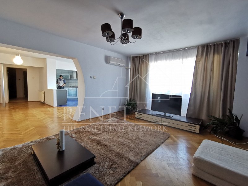 Apartament Central, bloc Casa Cartii