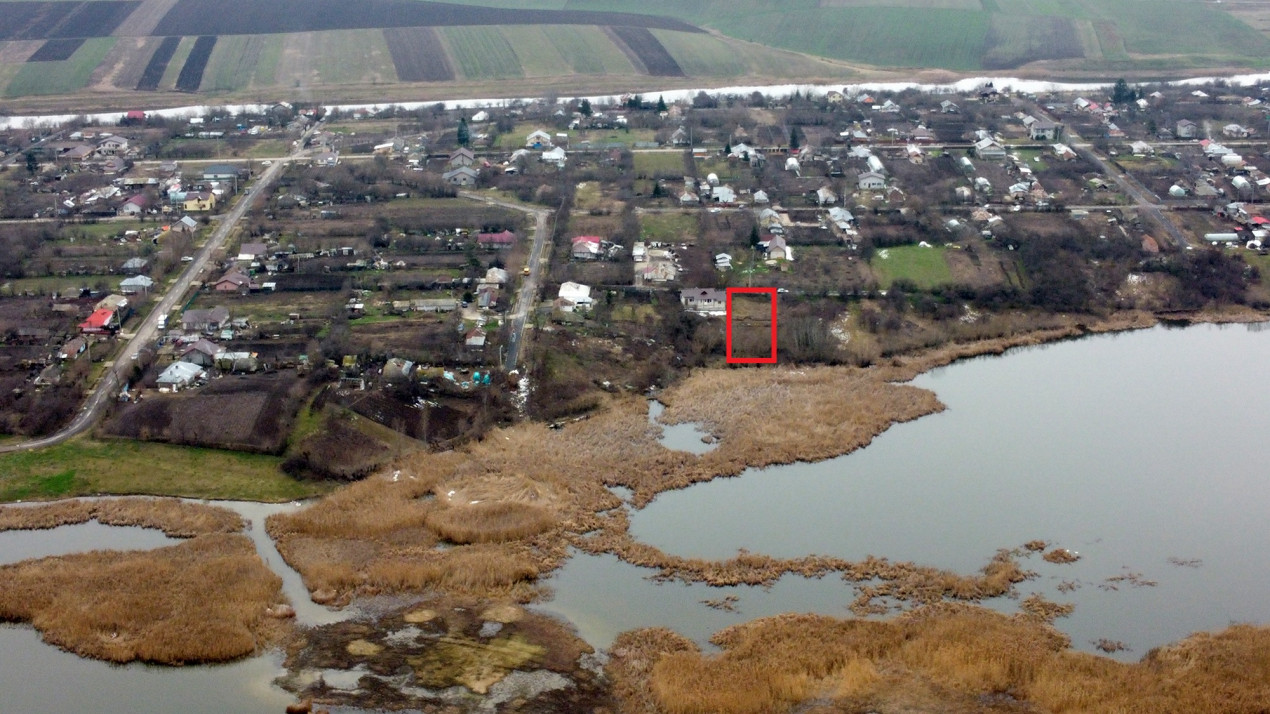 Teren cu deschidere la lac Naipu