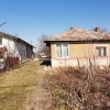 Casa pe malul lacului
