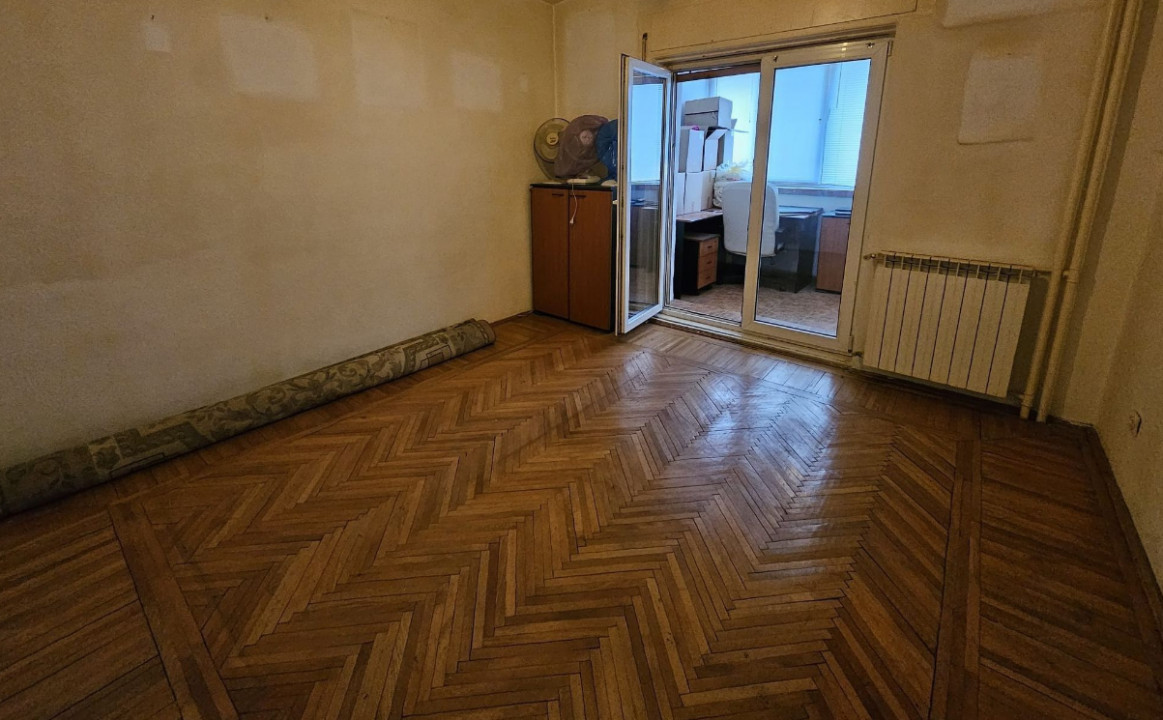 SUPER OCAZIE SE VINDE APARTAMENT 3 CAMERE SPATIOS IN ZONA PIATA UNIRII