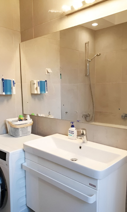 Super Ocazie Apartament cu 4 camere decomandat în Unirii de vanzare