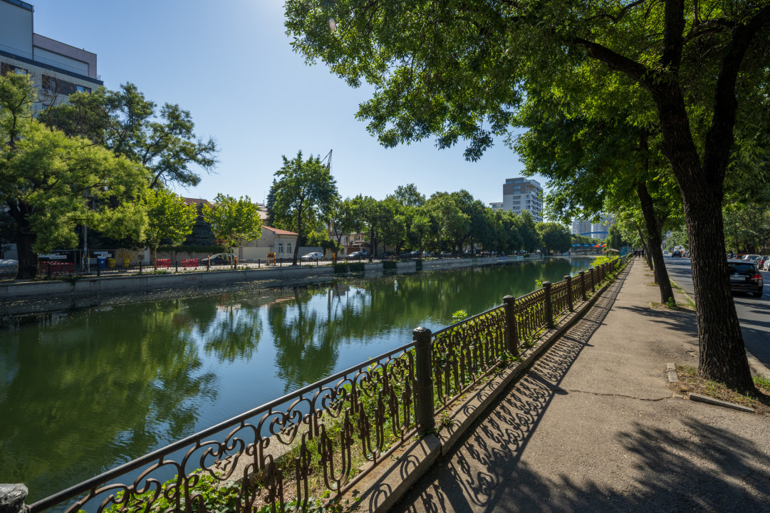 Apartament cu 2 camere - vedere spre Splai -Metrou Timpuri Noi