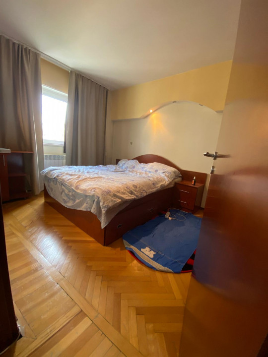 SE VINDE APARTAMENT 2 CAMERE LANGA PARC CISMIGIU-SALA PALATULUI