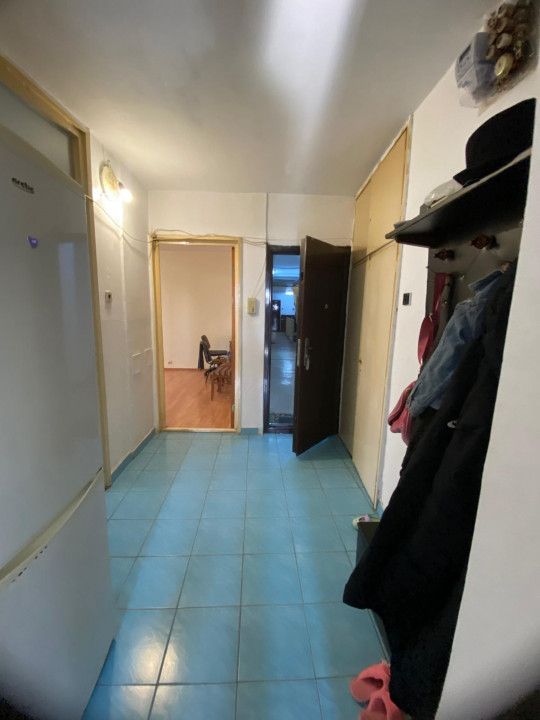 SE VINDE APARTAMENT 3 CAMERE DECOMANDAT SPATIOS IN ZONA RAHOVA-MARGEANULUI 