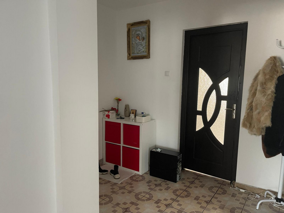 SE VINDE APARTAMENT RENOVAT 3 CAMERE DECOMANDAT IN VIILOR-Sebastian 