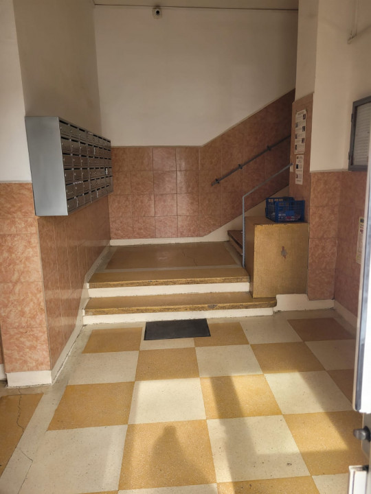 VAND APARTAMENT 3 CAMERE  LANGA METROU 1 MAI,  BL. ION MIHALACHE CU GRIVITEI