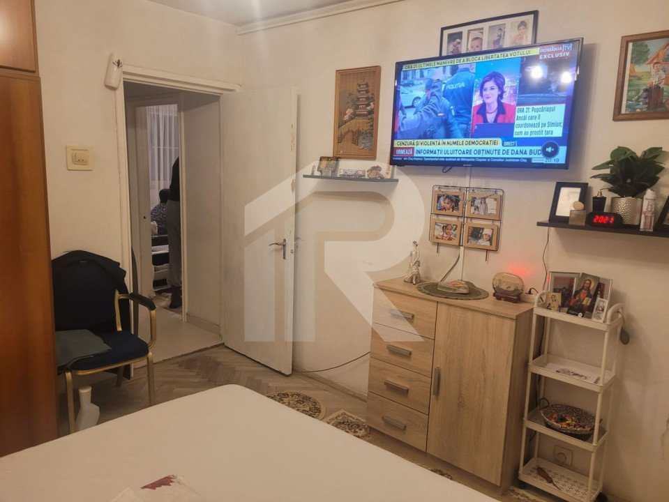 Apartament 3 camere semidecomandat 65 mp, et. 4/4, loc de parcare inclus