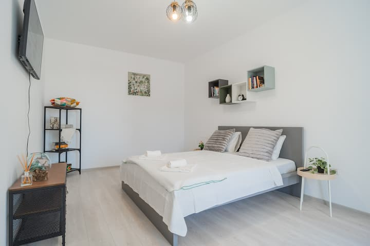 Complet mobilata si utilata  - loc parcare - Airbnb recenzii 5*