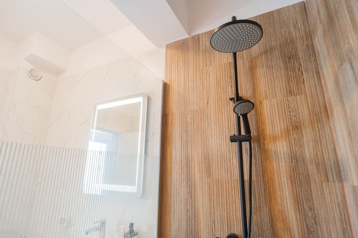 Complet mobilata si utilata  - loc parcare - Airbnb recenzii 5*