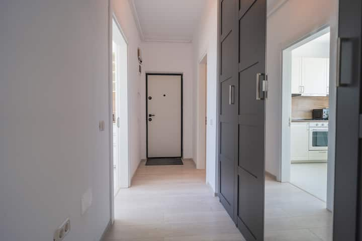 Complet mobilata si utilata  - loc parcare - Airbnb recenzii 5*