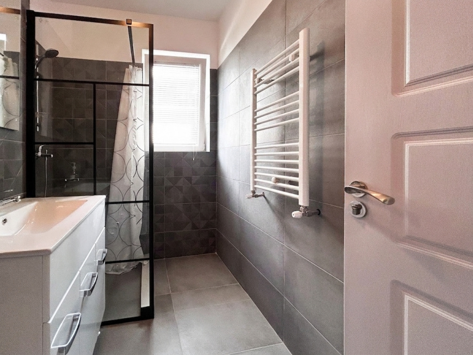 SUPERB: 50mp + curte privata 60mp, bloc 2023, la cheie!