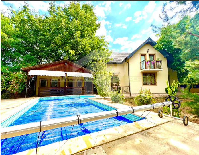 Reprezentare Exclusiva_LA CHEIE Vila moderna CU PISCINA
