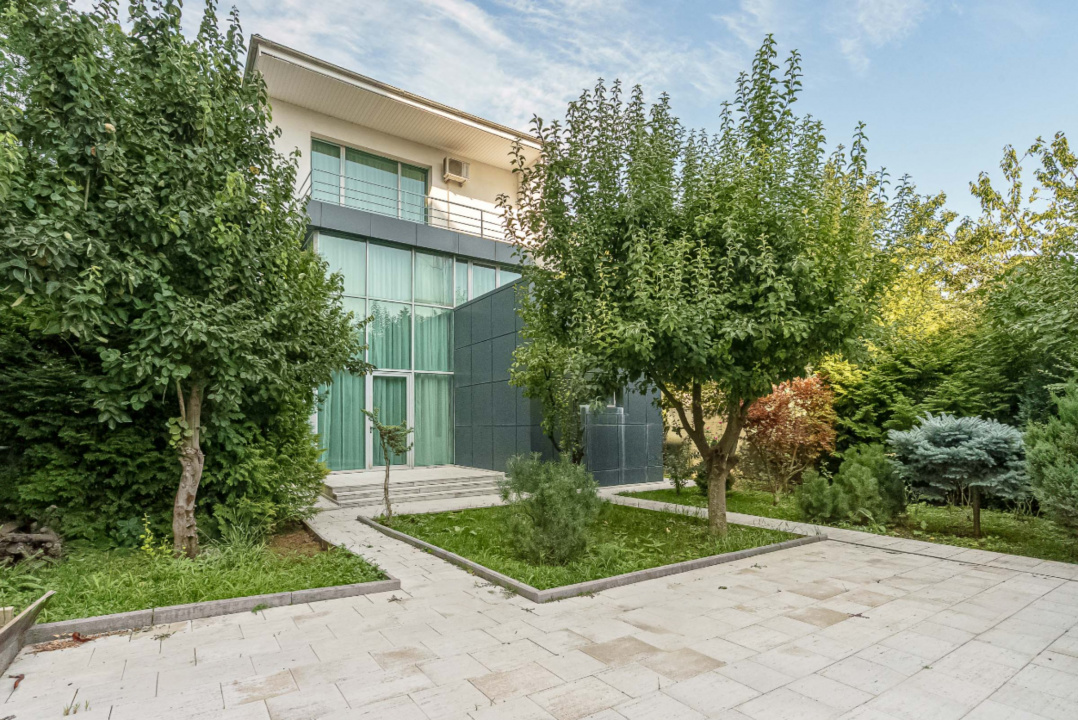 BANEASA - STRADA GARLEI, VILA MODERNA 200 MP TOTAL, LOT 650 MP, LA CHEIE!