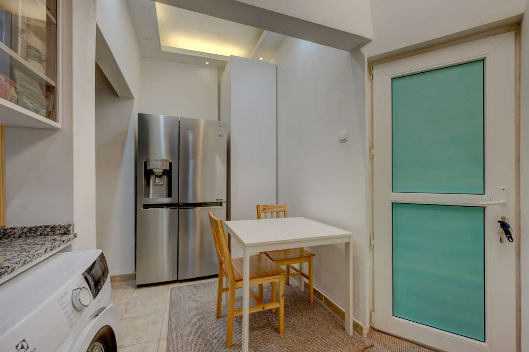 COTROCENI - CAROL DAVILA, APARTAMENT 3 CAMERE 58 MPU, PARTER!