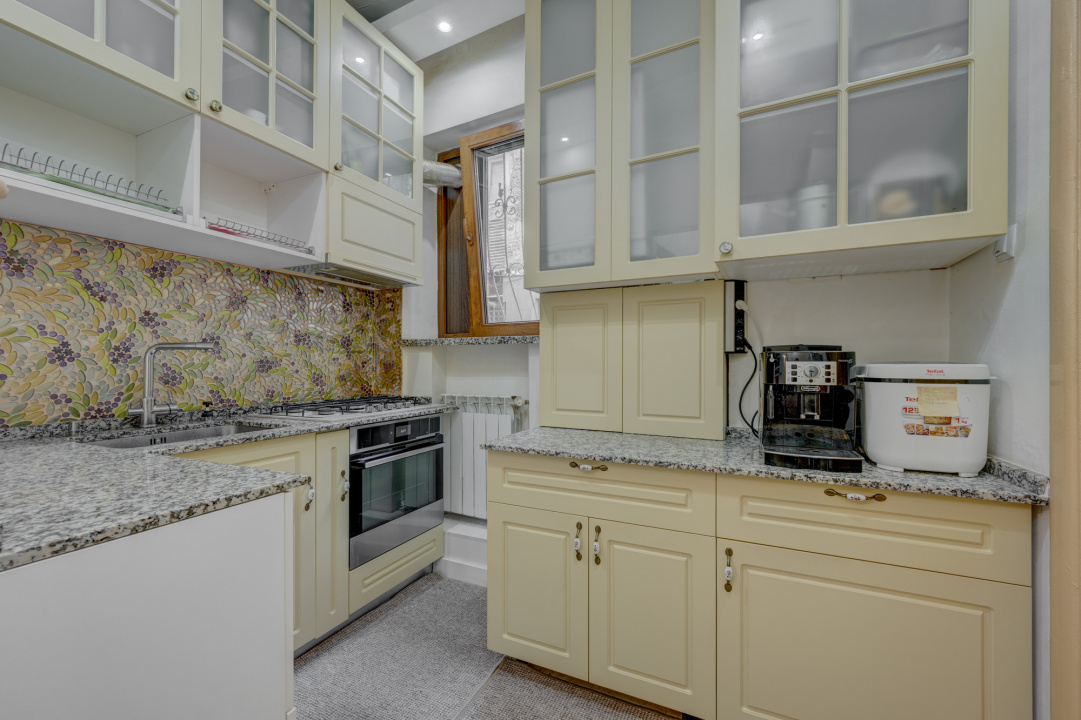 COTROCENI - CAROL DAVILA, APARTAMENT 3 CAMERE 58 MPU, PARTER!
