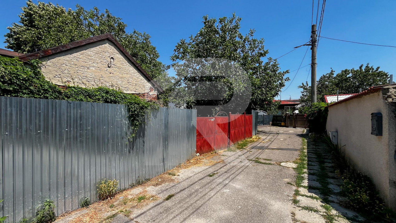 DE VANZARE CASA + TEREN in Dobroestiul (Vechi)