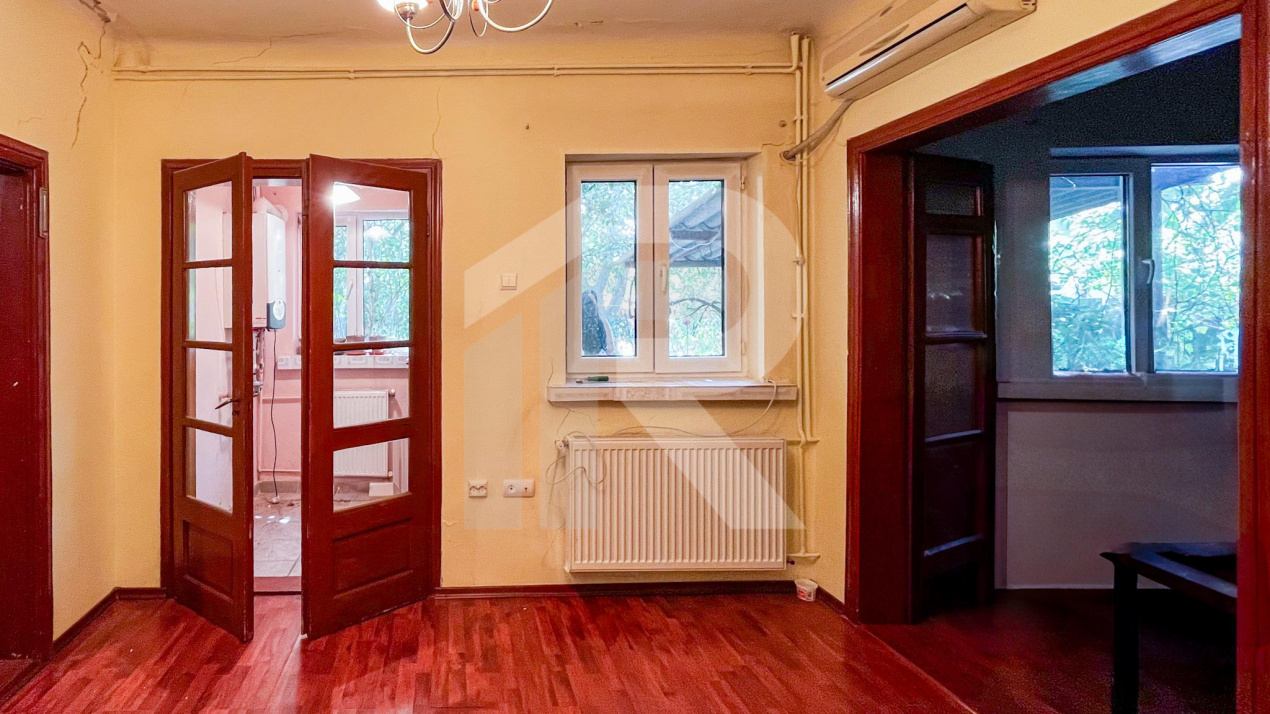 DE VANZARE CASA + TEREN in Dobroestiul (Vechi)