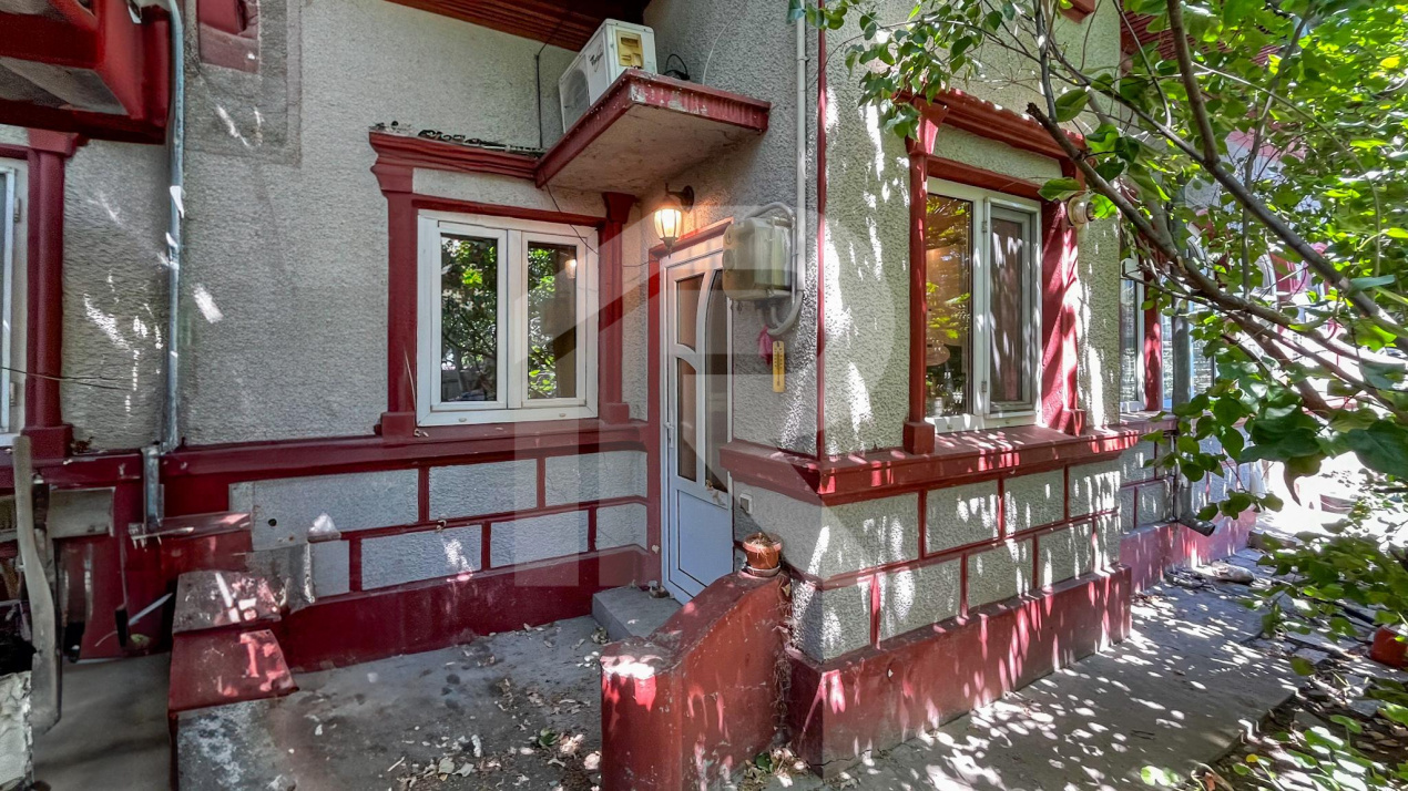 DE VANZARE TEREN + CASA in Dobroestiul (Vechi)