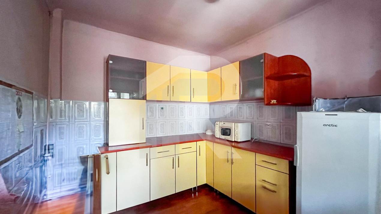 DE VANZARE TEREN + CASA in Dobroestiul (Vechi)