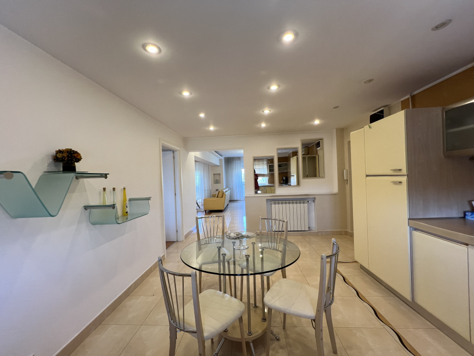 Apartament Unirii - 2 camere 78 mp. Transformat din 3 camere. 