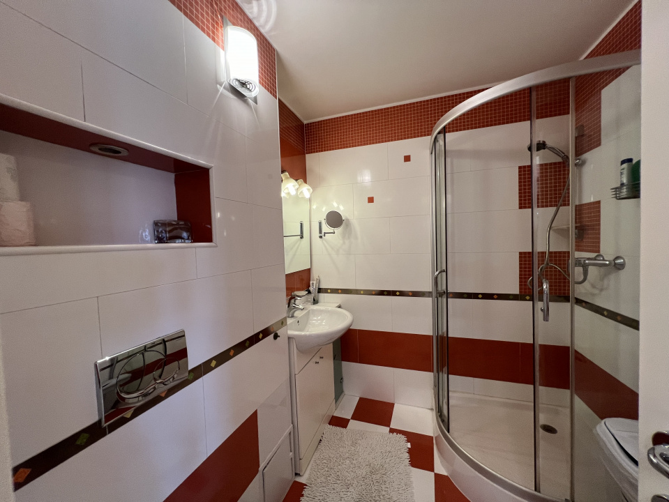 Apartament Unirii - 2 camere 78 mp. Transformat din 3 camere. 