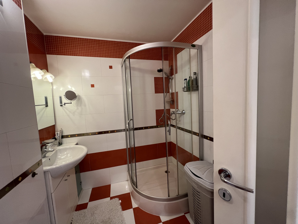 Apartament Unirii - 2 camere 78 mp. Transformat din 3 camere. 