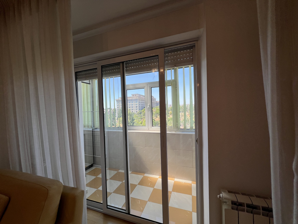Apartament Unirii - 2 camere 78 mp. Transformat din 3 camere. 