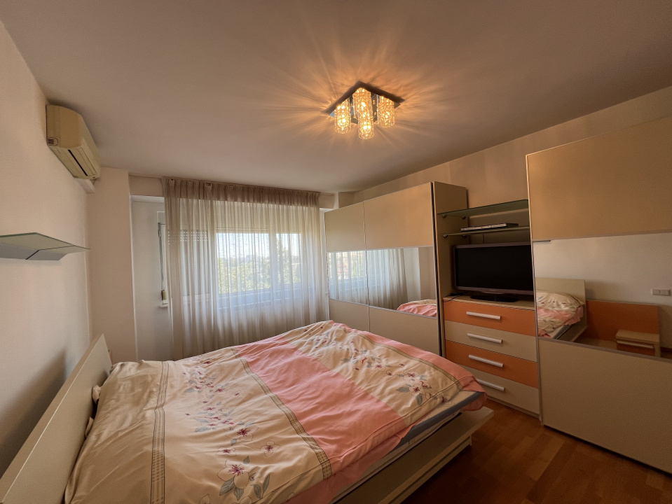 Apartament Unirii - 2 camere 78 mp. Transformat din 3 camere. 