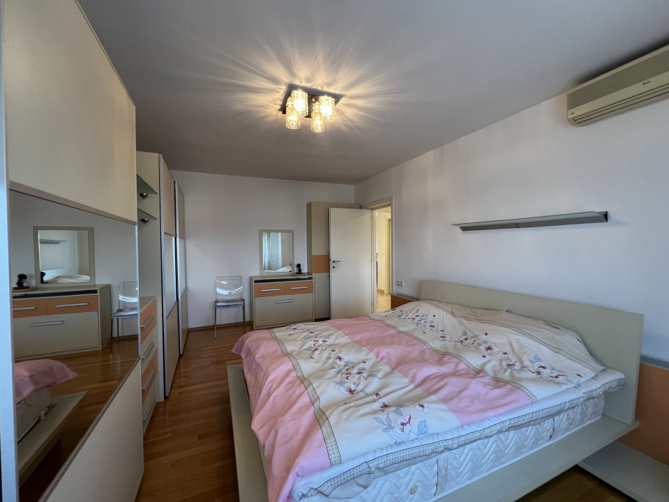 Apartament Unirii - 2 camere 78 mp. Transformat din 3 camere. 