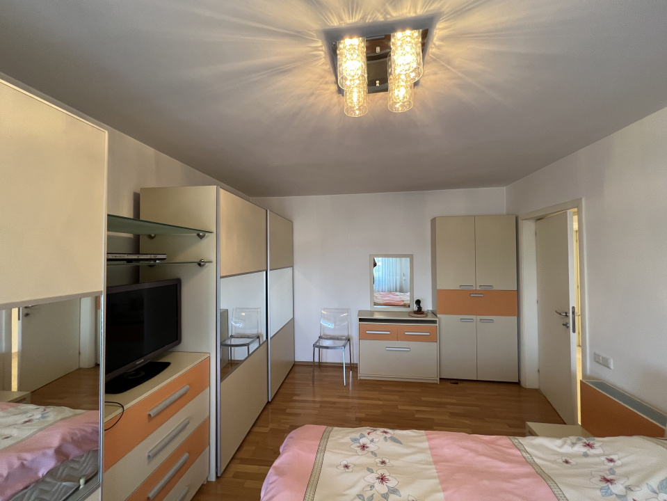 Apartament Unirii - 2 camere 78 mp. Transformat din 3 camere. 