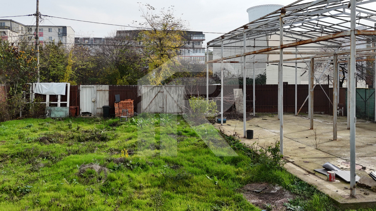 Teren constructie Luica