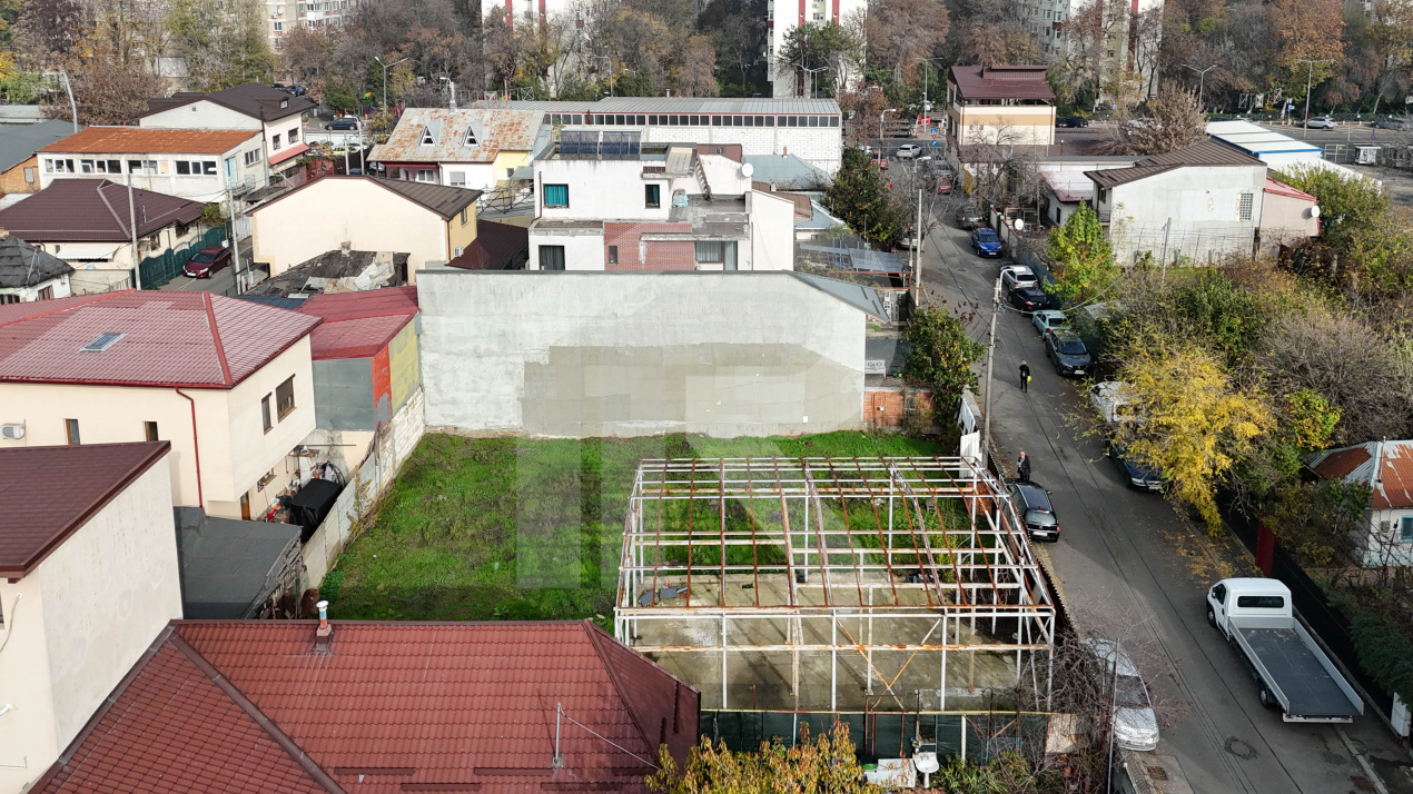 Teren constructie Luica