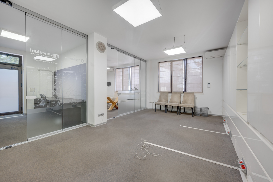 Apartament - birouri -  acces separat - loc de parcare - depozitare