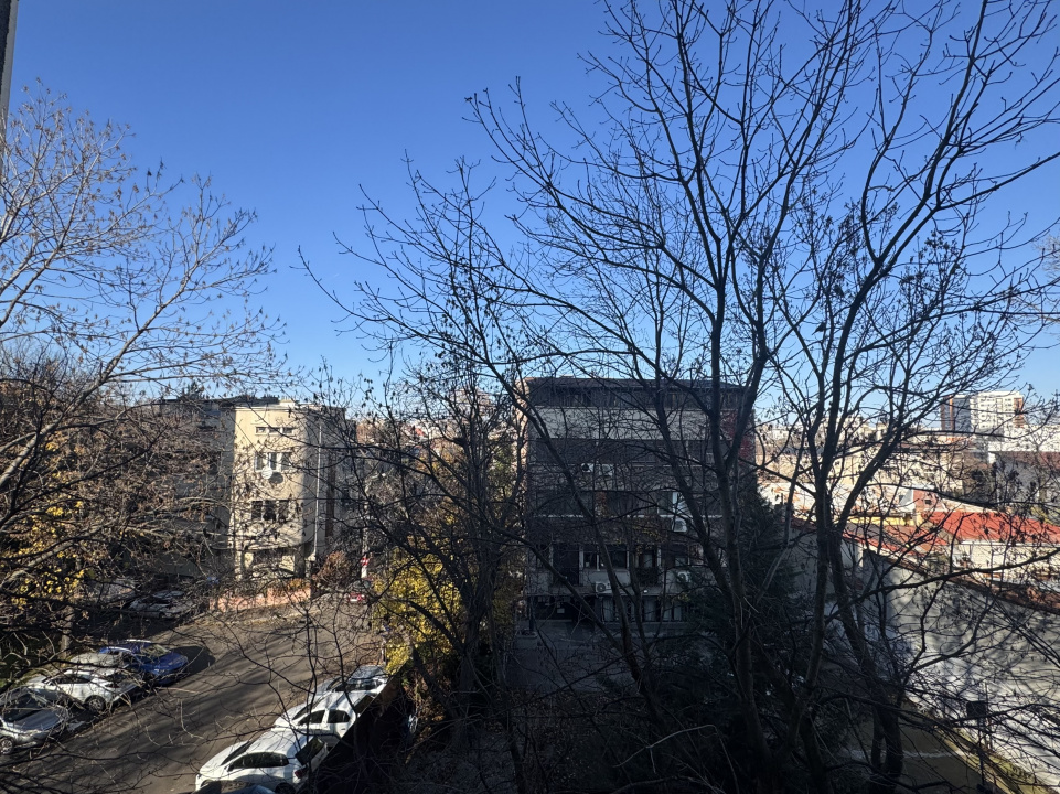 Piata Alba Iulia, garsoniera confort II. Investitie excelenta.