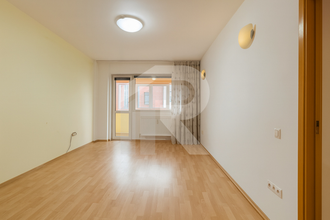 Lacul Tei – Teiul Doamnei, Etaj 3, 2 balcoane , Orientare VEST, Bloc reabilitat