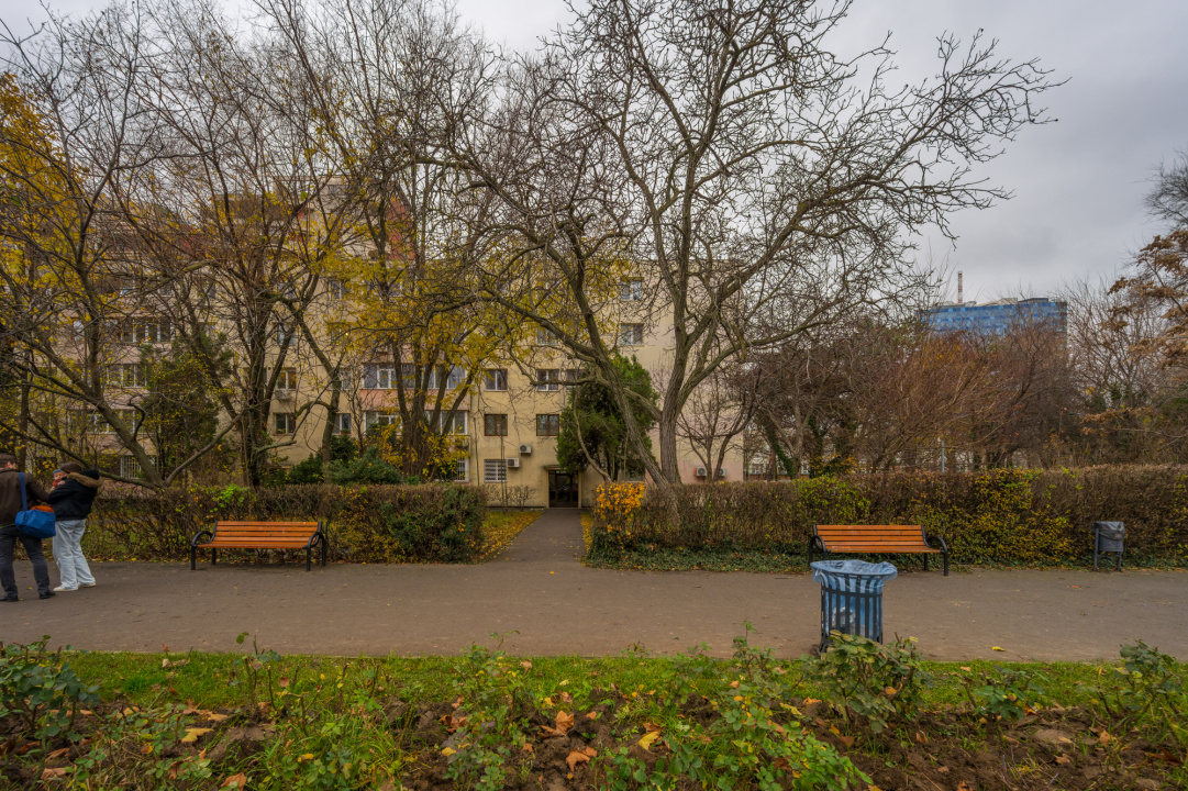 Stefan cel Mare, Aleea Circului  etaj 2/4, Imobil anvelopat