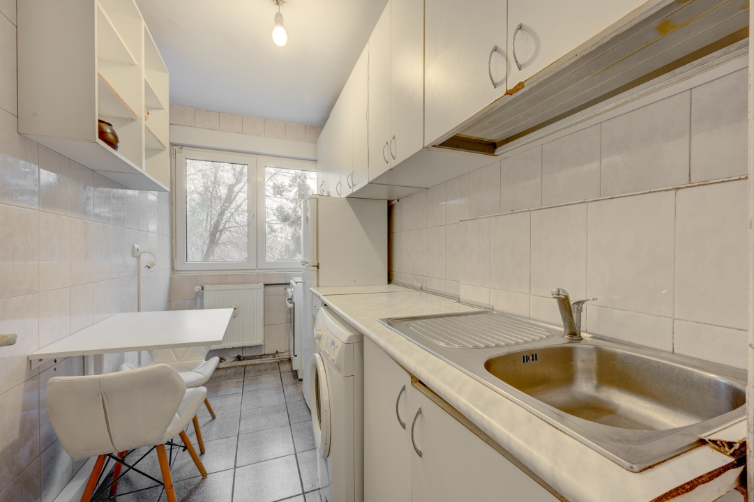 Stefan cel Mare, Aleea Circului  etaj 2/4, Imobil anvelopat