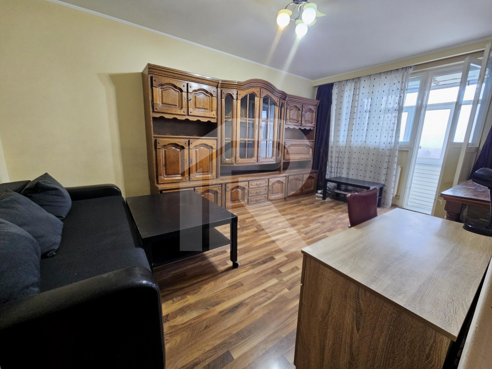 LUICA - PIATA RESITA, 3 CAMERE 73 MP TOTAL, CENTRALA PROPRIE!