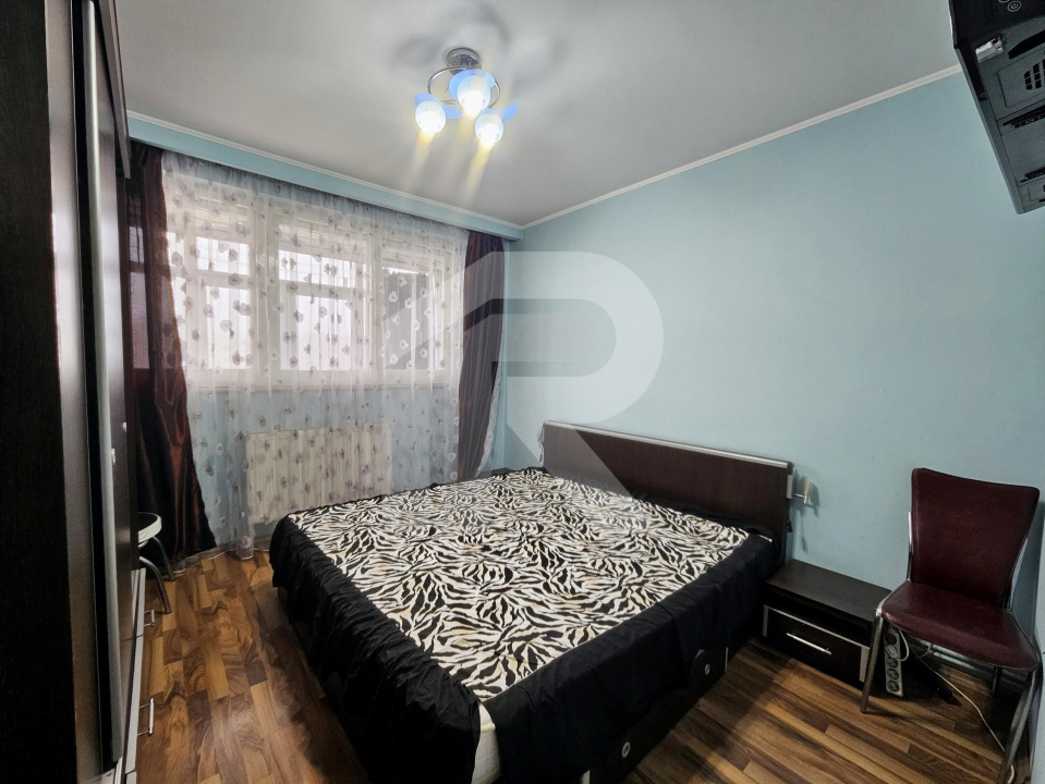 LUICA - PIATA RESITA, 3 CAMERE 73 MP TOTAL, CENTRALA PROPRIE!