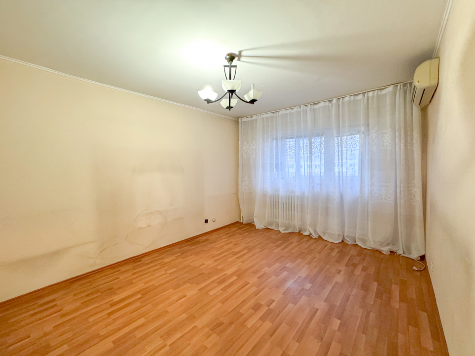 Un 3 camere corect. Si extrem de interesant!