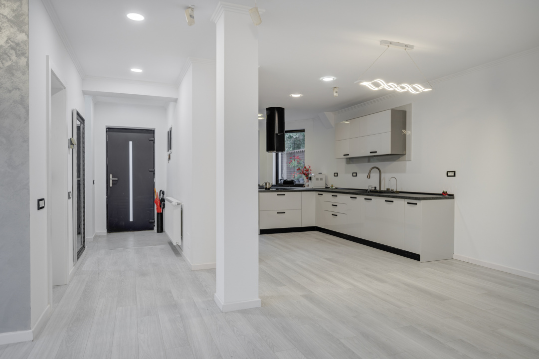 Vila cu piscina - Drumul Taberei - Prelungirea Ghencea - str Maracineni 