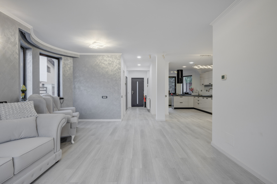 Vila cu piscina - Drumul Taberei - Prelungirea Ghencea - str Maracineni 