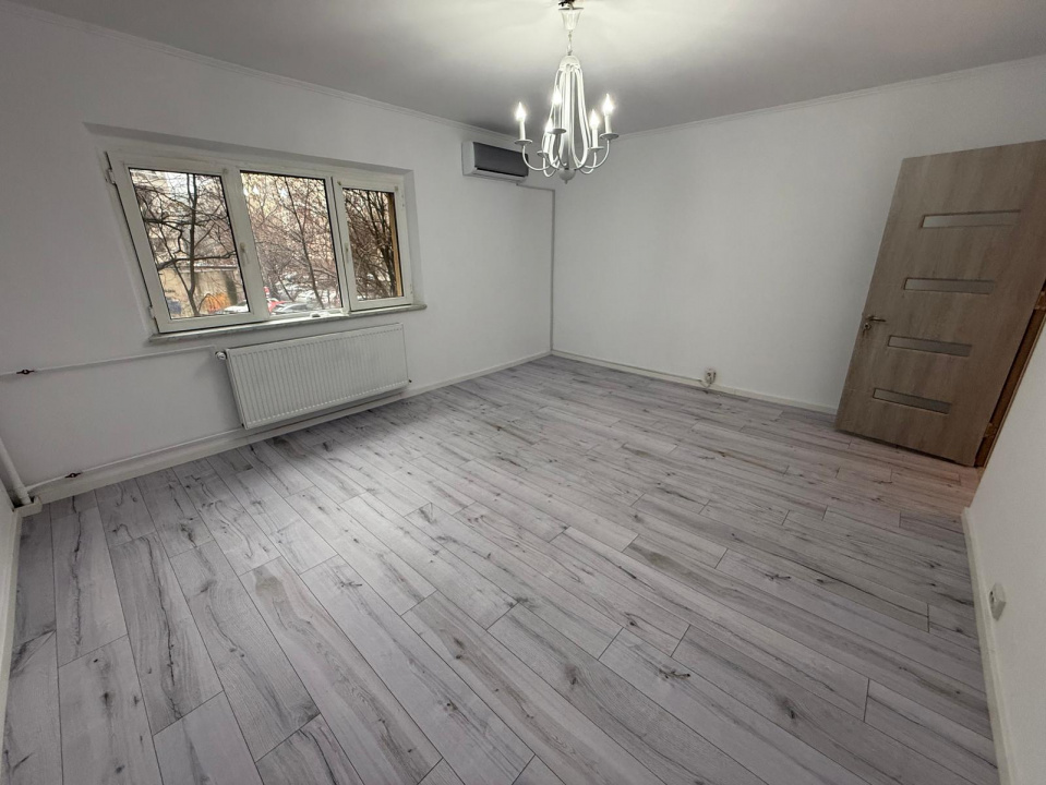 Apartament 3 camere, Nerva Traian, plan secund