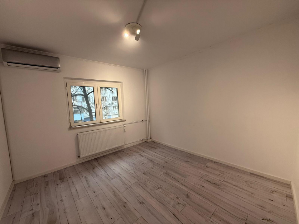 Apartament 3 camere, Nerva Traian, plan secund