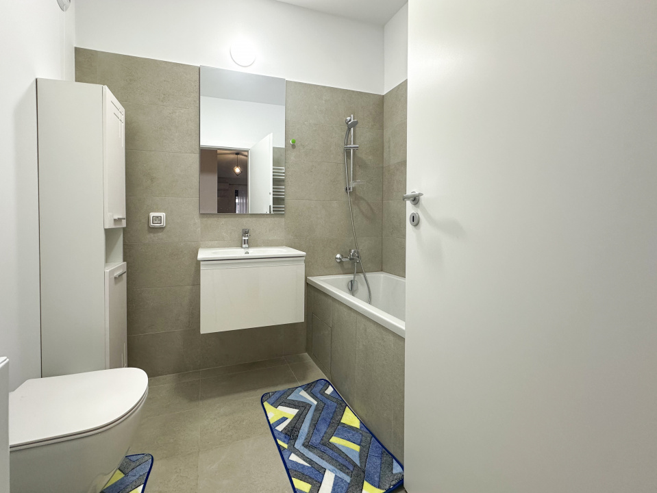 Prima închiriere: Panoramă fără obstacole, 60mp complet echipat